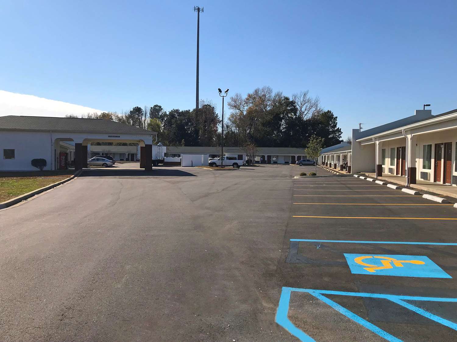 Americas Best Value Inn & Suites Sumter 2/2