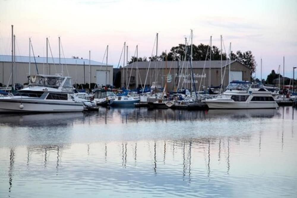 Barkers Island Inn Resort 41/48