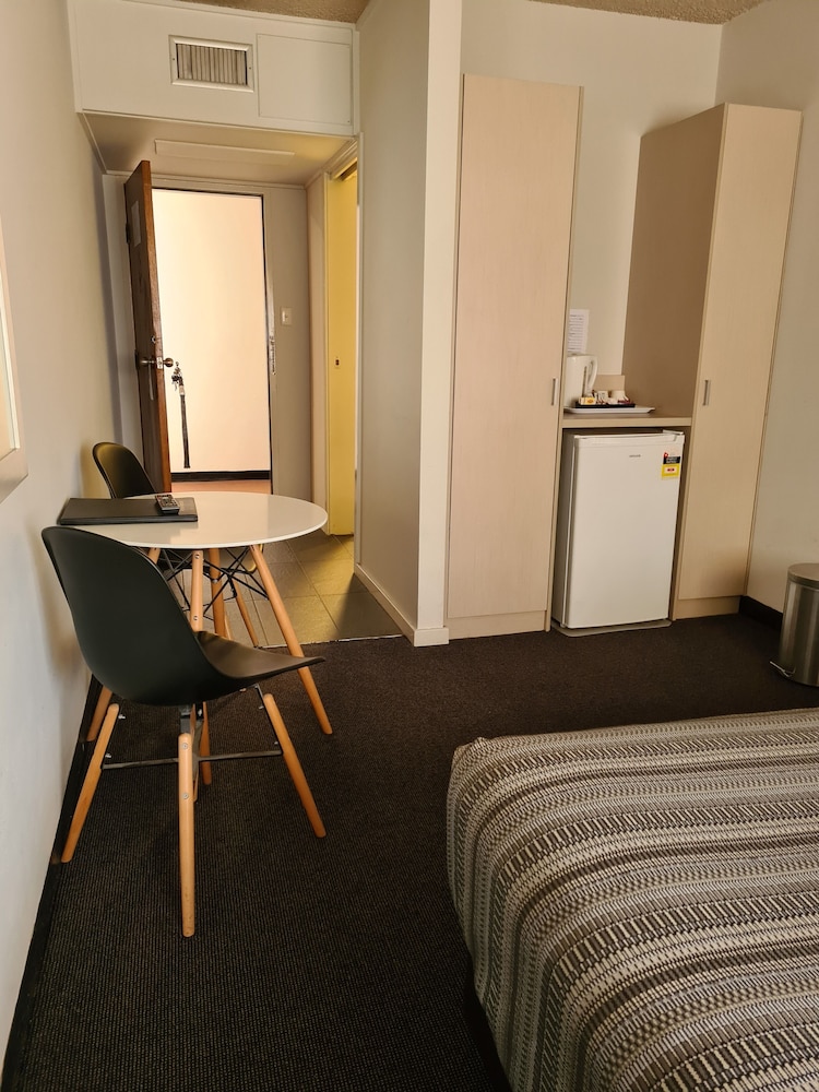 Belconnen Hotel Motel Serviced Apartments 28/48