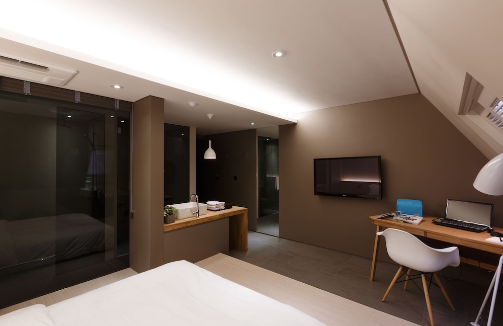 H Hotel Seocho 19/39