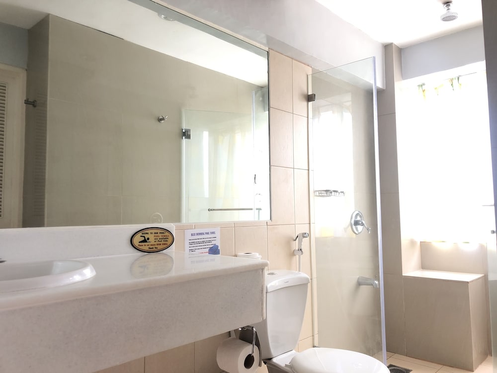 Wild Orchid Beach Resort 65/67