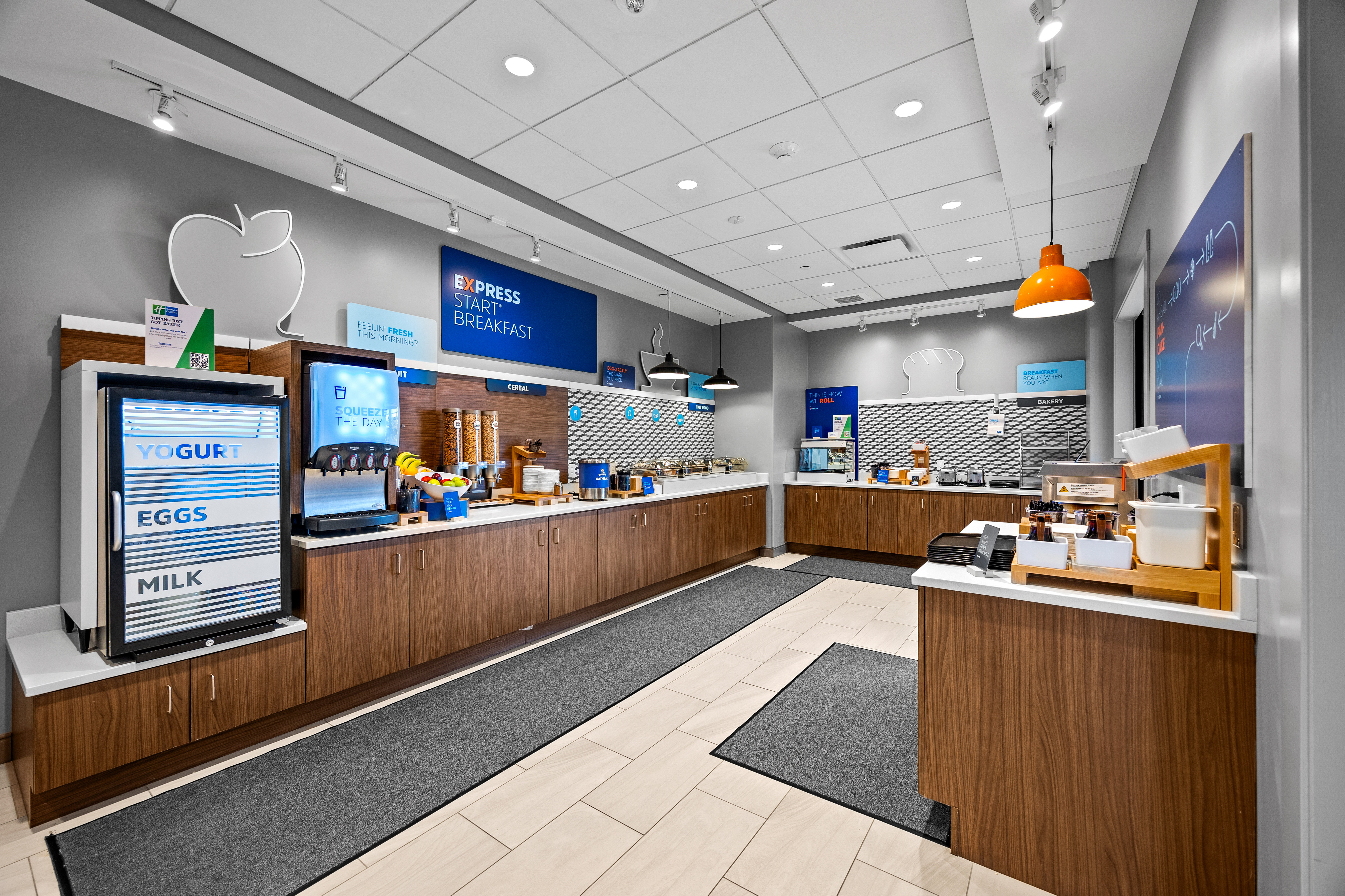 Holiday Inn Express & Suites MARINETTE 7/35