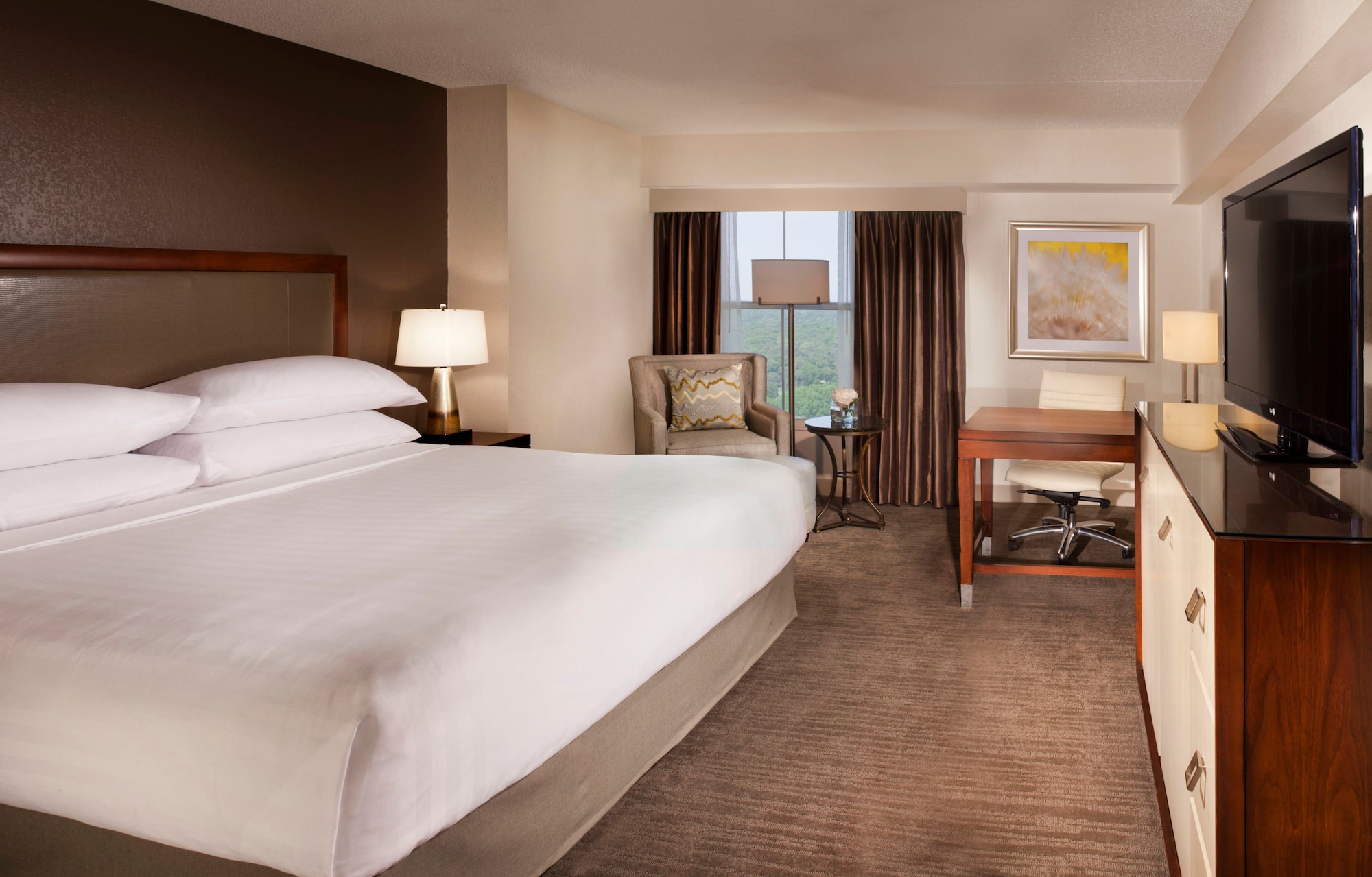 Room, King Bed, Golf Course View