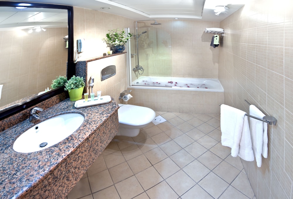 Corp Executive Hotel Doha Suites 47/50