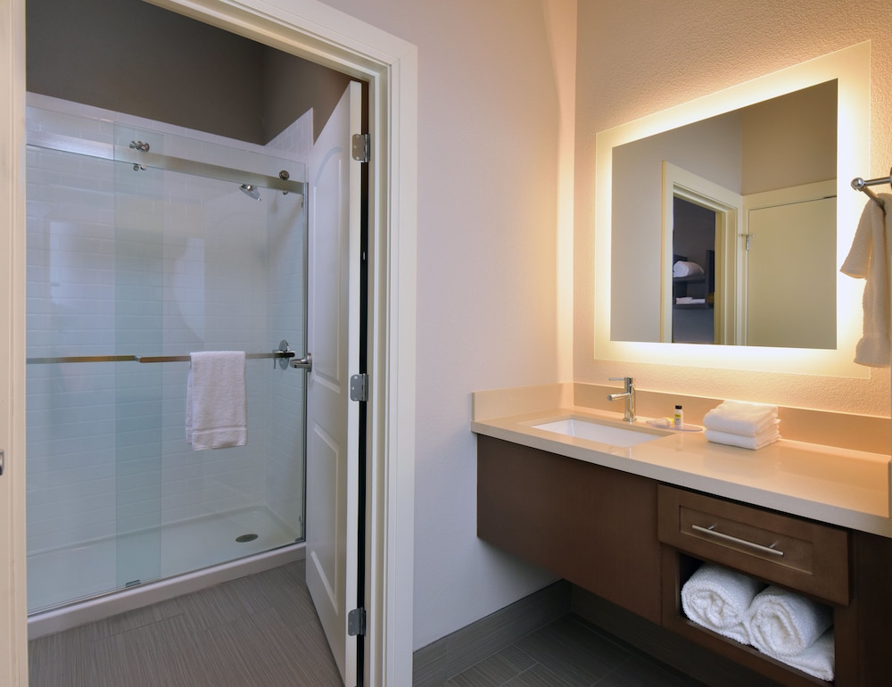 Staybridge Suites Wisconsin Dells - Lake Delton 13/58
