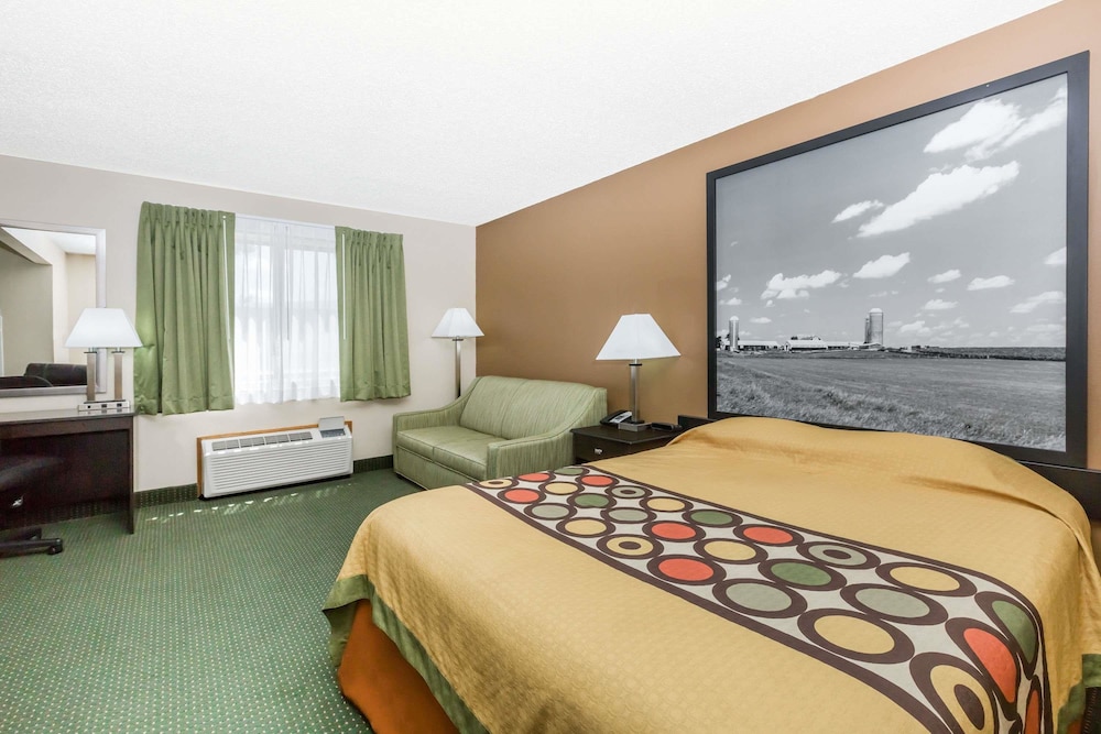 Super 8 by Wyndham Jefferson 13/42