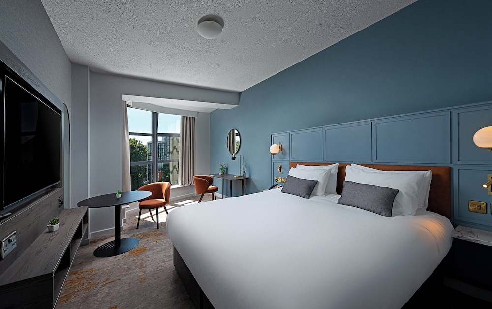 Executive, King Bed