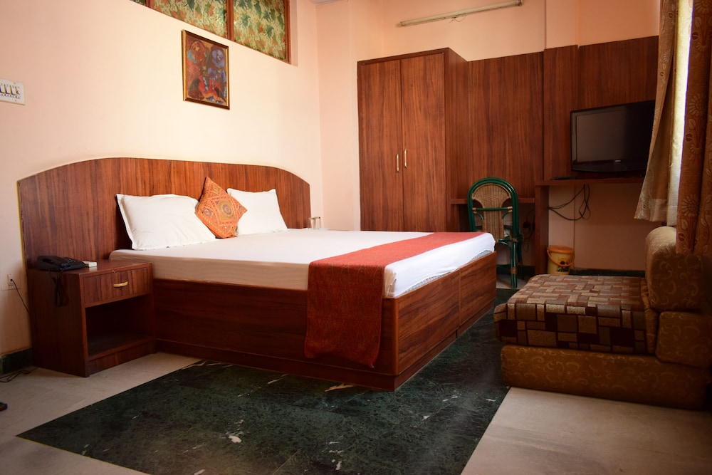 Konark Palace Hotel 11/19