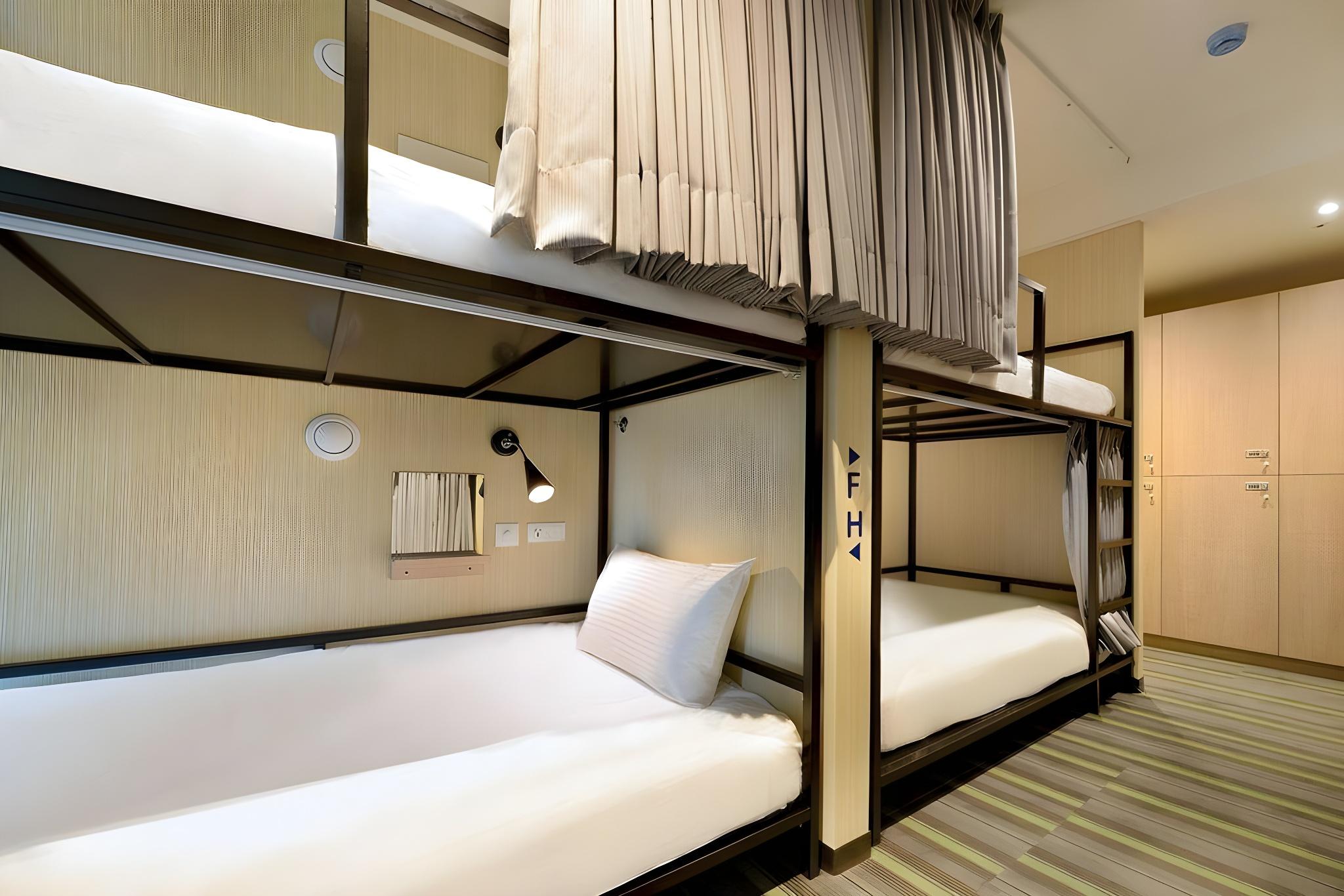 Female Dorm, Female Only, Basic, 4 Bunk Beds