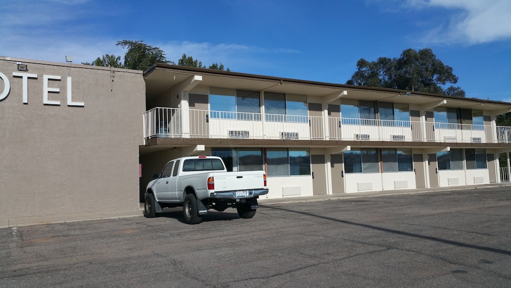 Mariposa Hotel 1/58