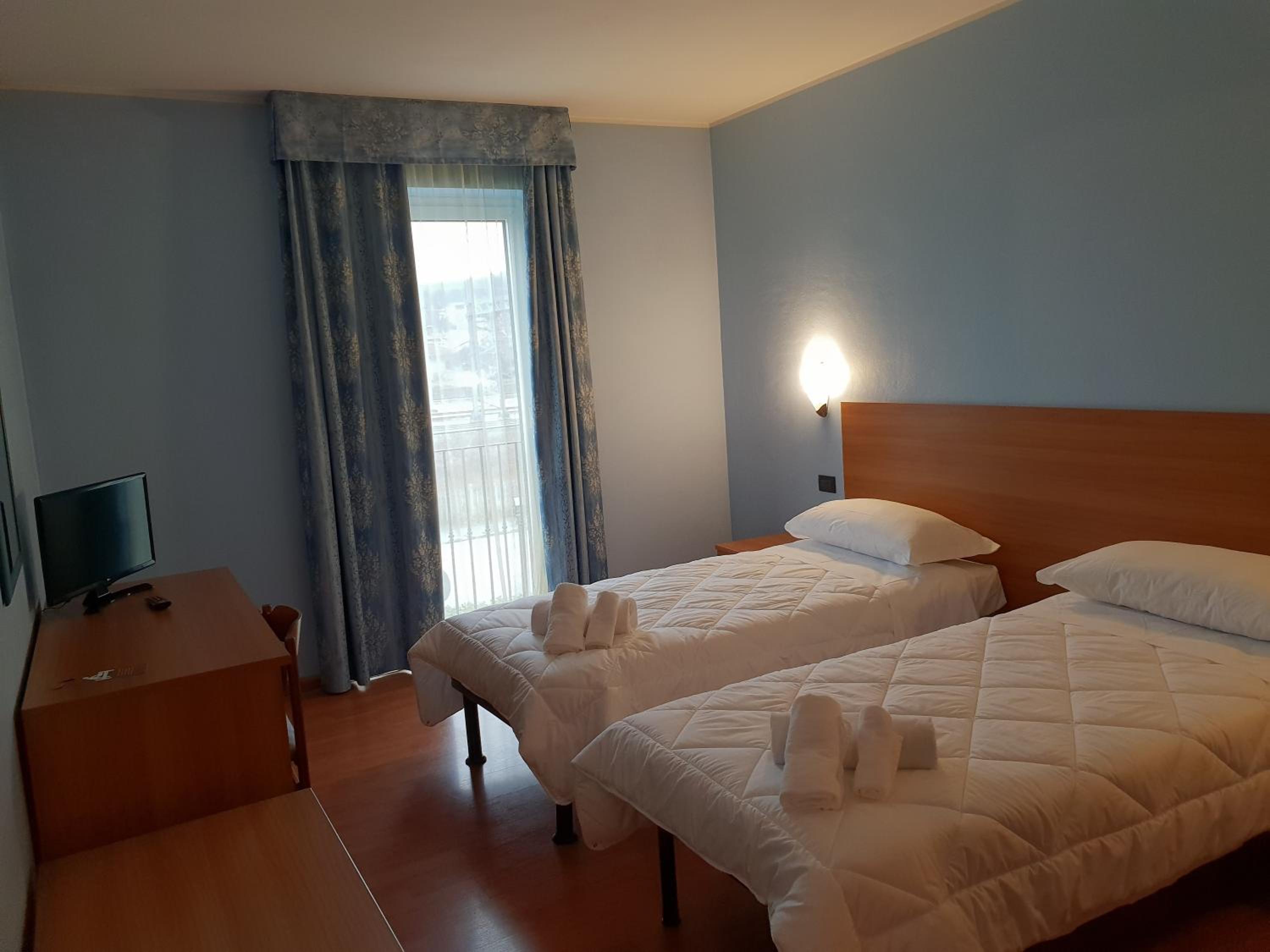 Room, Single