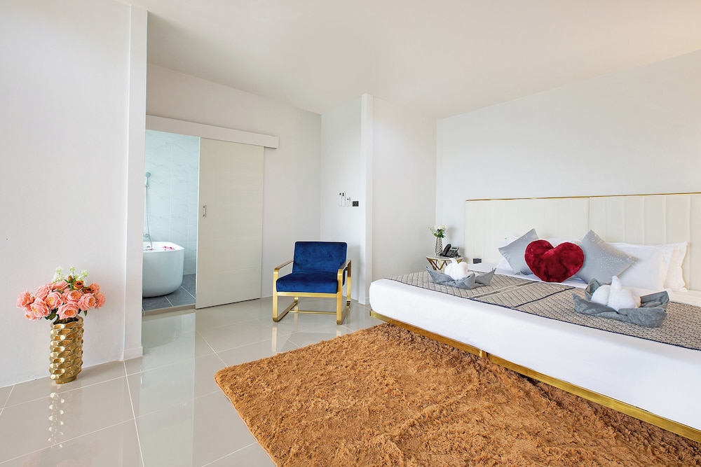 Nariya Bayfront Phuket 16/50