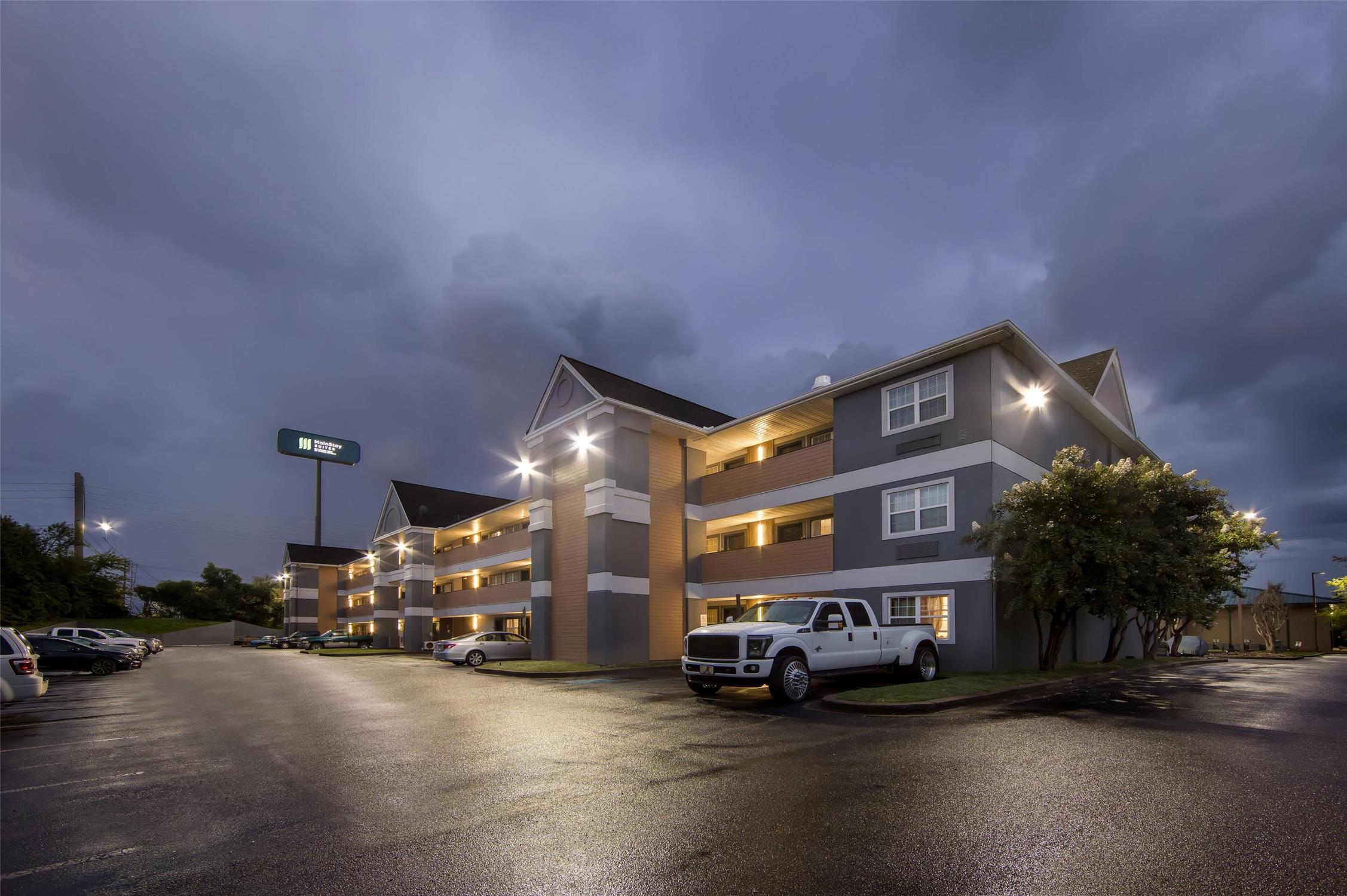 MainStay Suites Knoxville Cedar Bluff 22/23