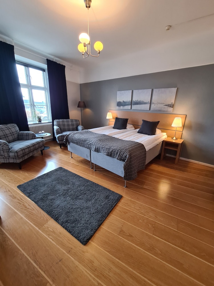 Hamnhotellet Kronan 6/44