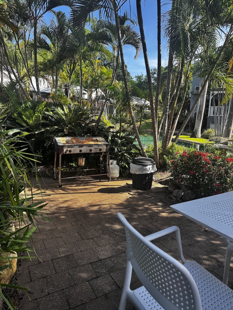 Sovereign Resort Hotel 59/64