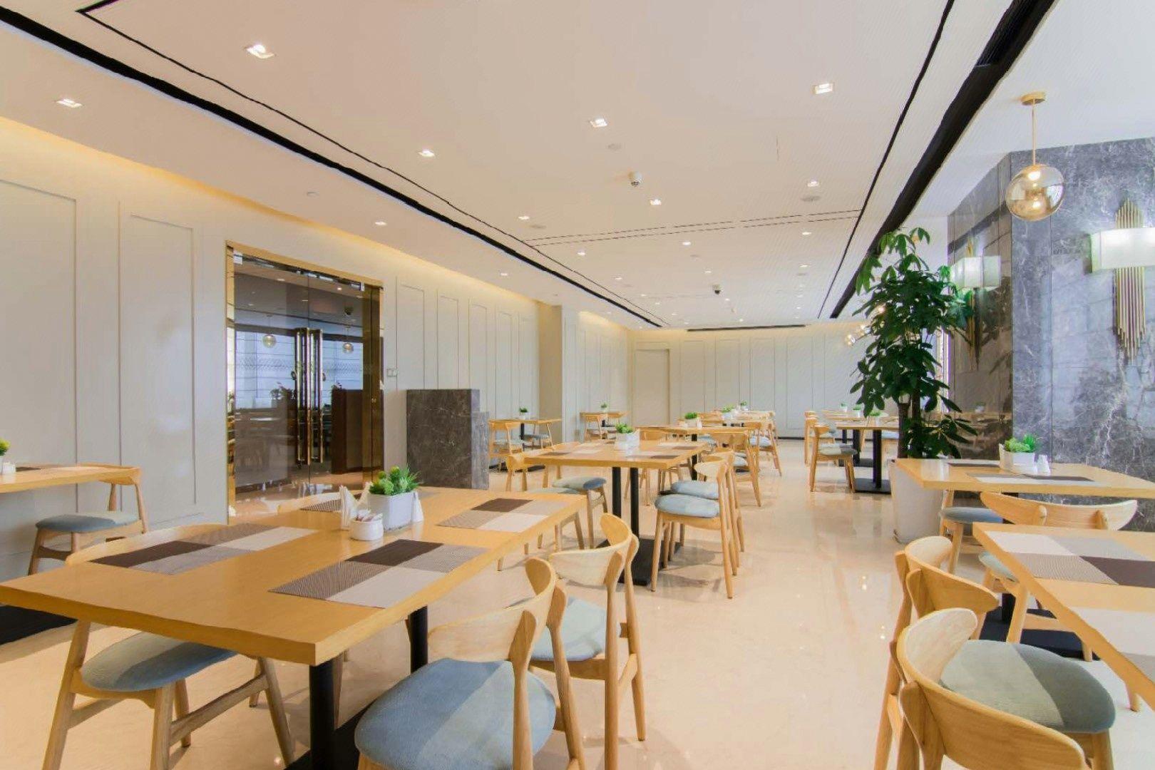 Yitel Premium (Shanghai Wujiaochang Metro Station) 35/37