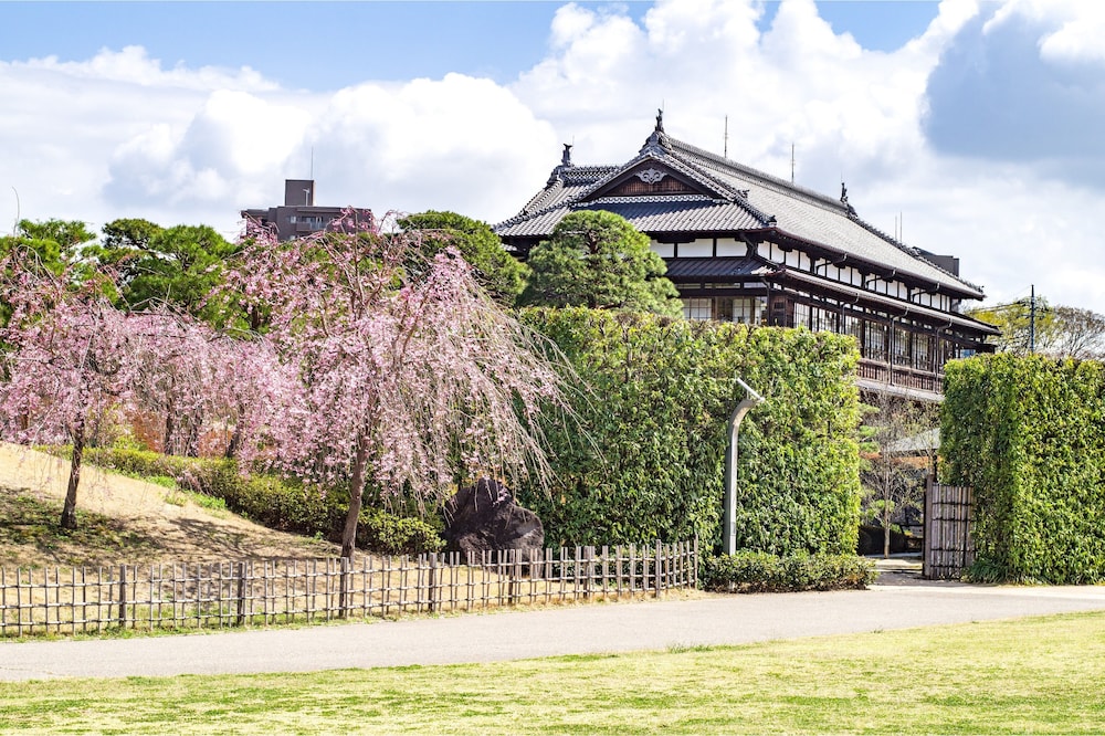 Hotel Racine Shinmaebashi 62/64