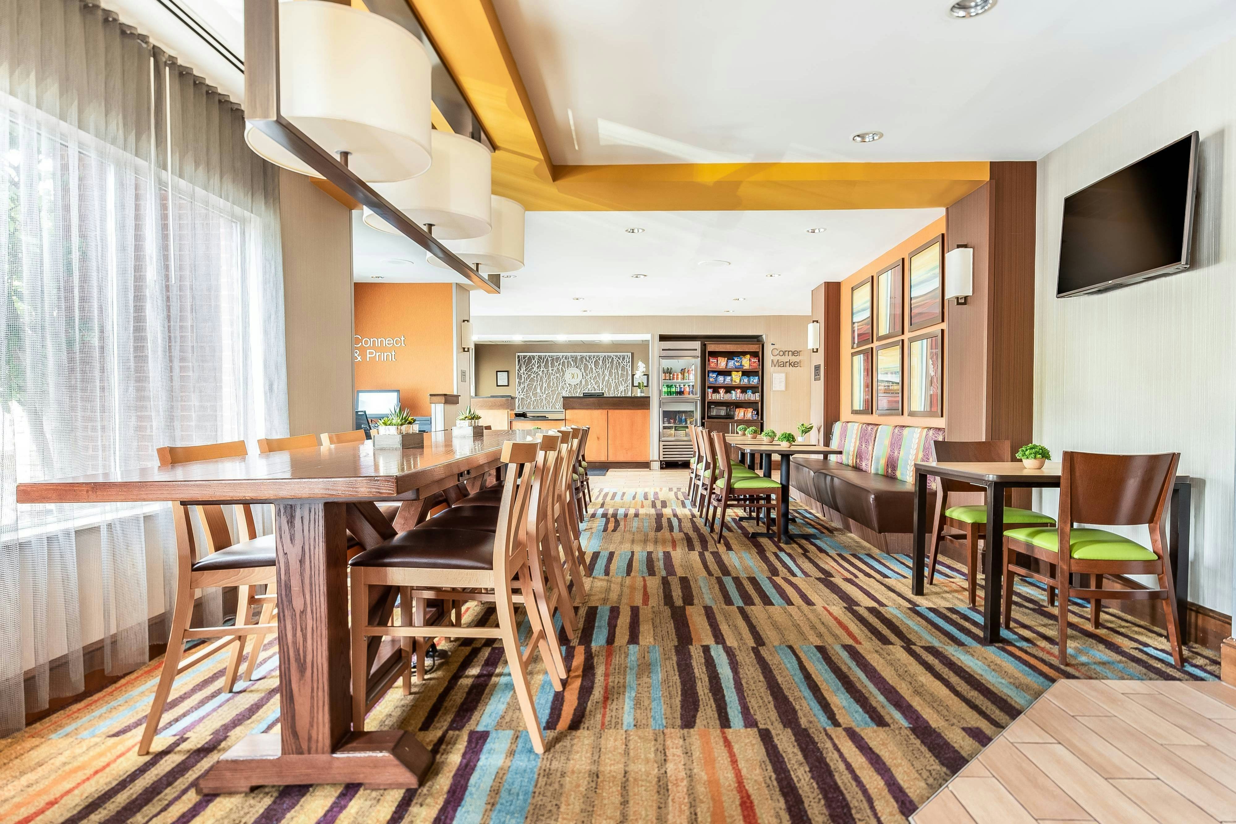 Fairfield Inn Charlotte Northlake 6/10