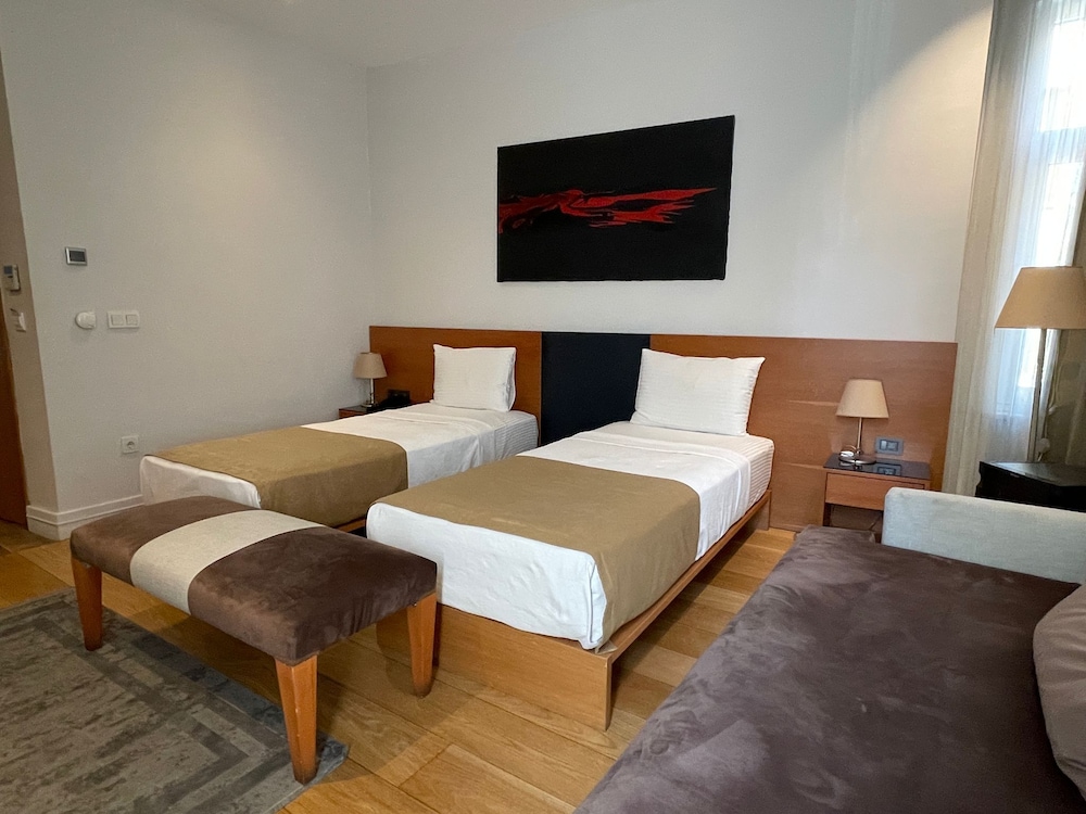 SUPERIOR, DOUBLE BED
