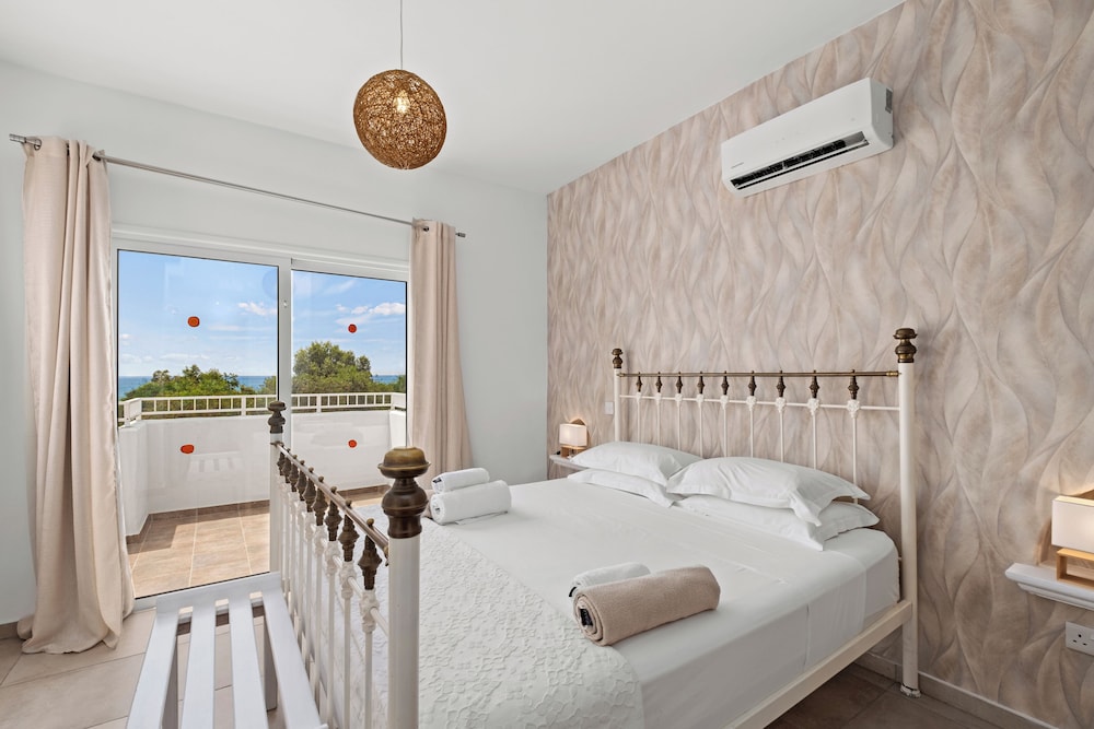 Thalassines Beach Villas 6/50