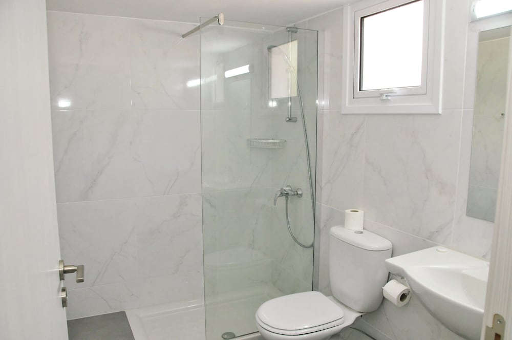Kaos Hotel Apartments 40/41