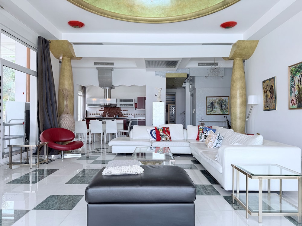 GRANDE DAME VILLA - RHODES 30/50