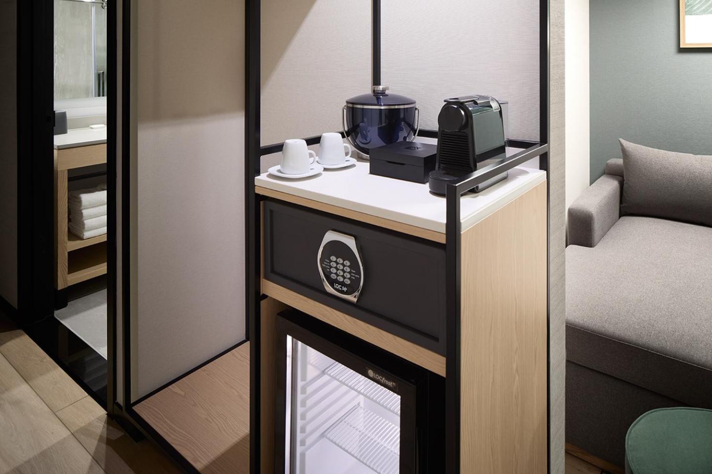 Specialty, King Bed, Accessible