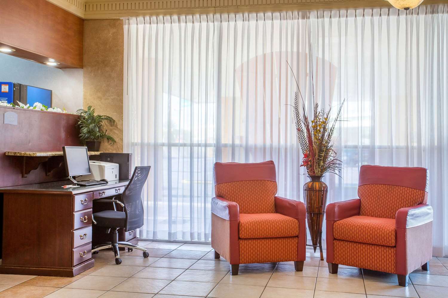 Howard Johnson by Wyndham Lakeland 12/23