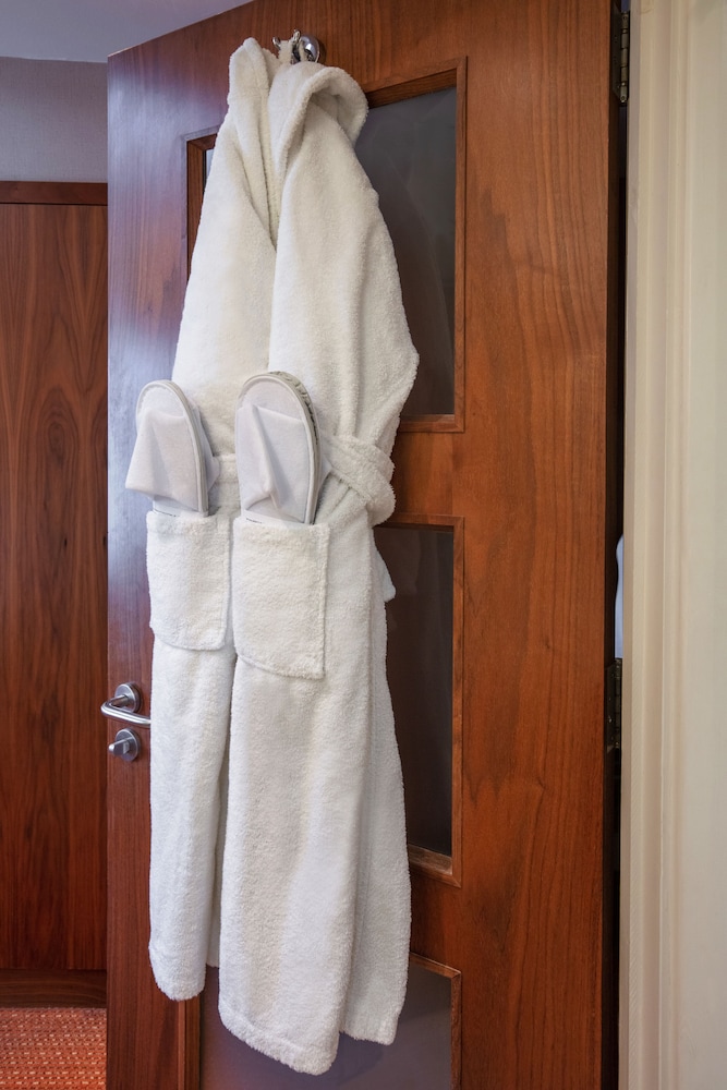 Hampshire Court Hotel & Spa 32/65