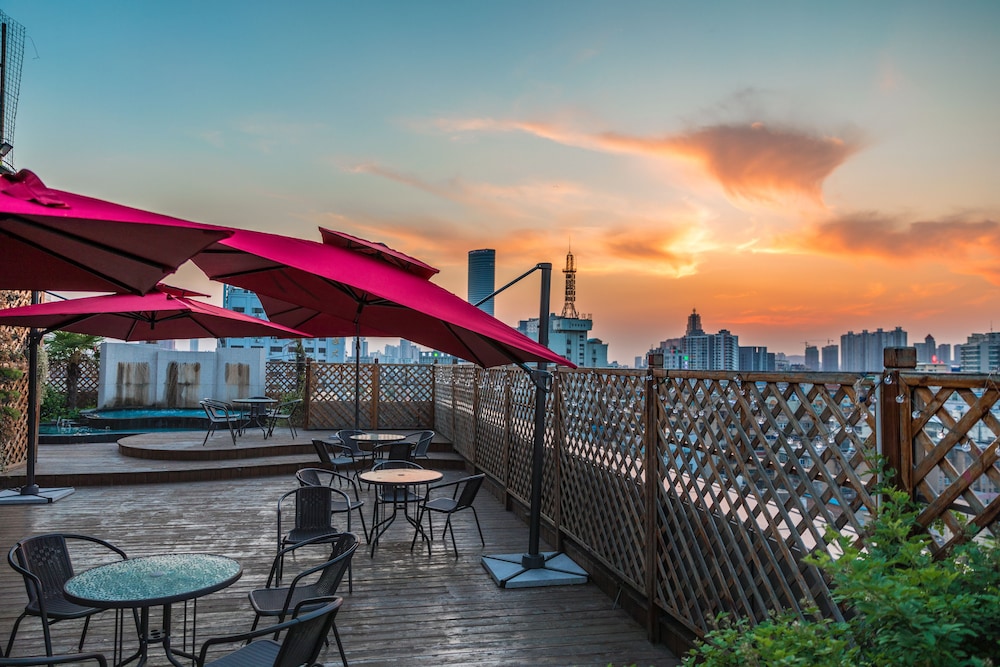 Metropolo Jinjiang Hotels (Xuzhou Railway Station, Suning Plaza, Chudu) 38/39