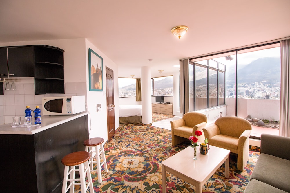 Stanford Suites 49/69