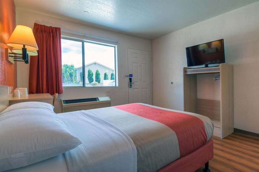 Motel6 Stanton, CA - Anaheim West 29/60