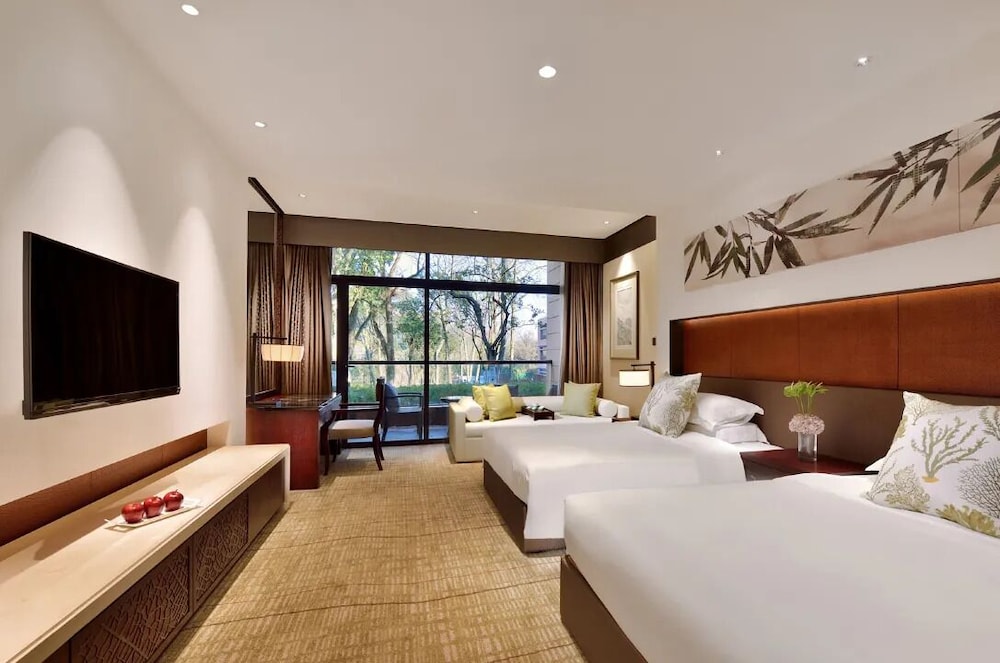Deluxe, Twin Beds