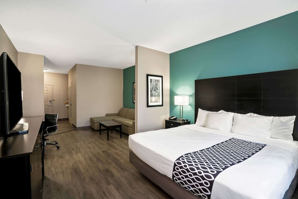 La Quinta Inn & Suites by Wyndham Lebanon 9/37
