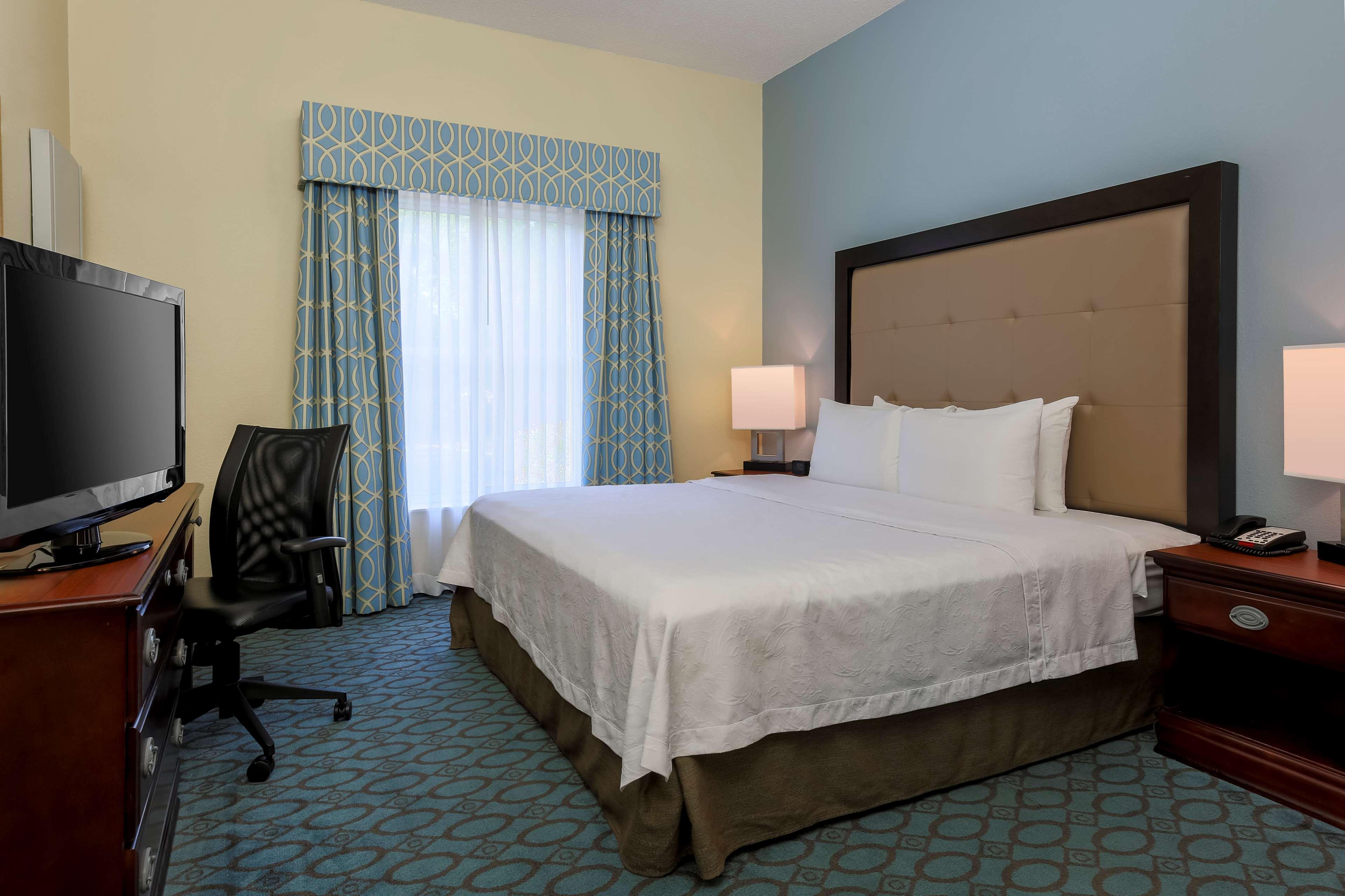 1 BEDROOM, SUITE, KING BED