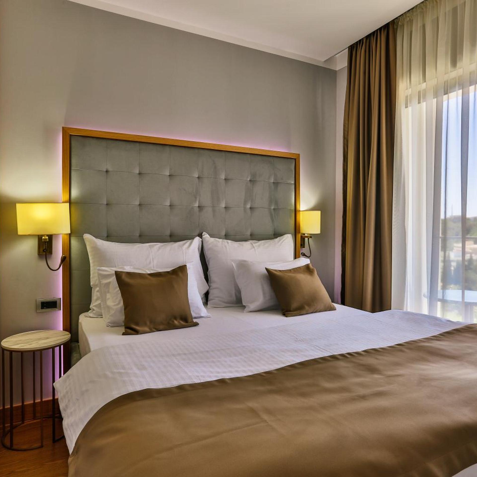 One Bedroom Apartment