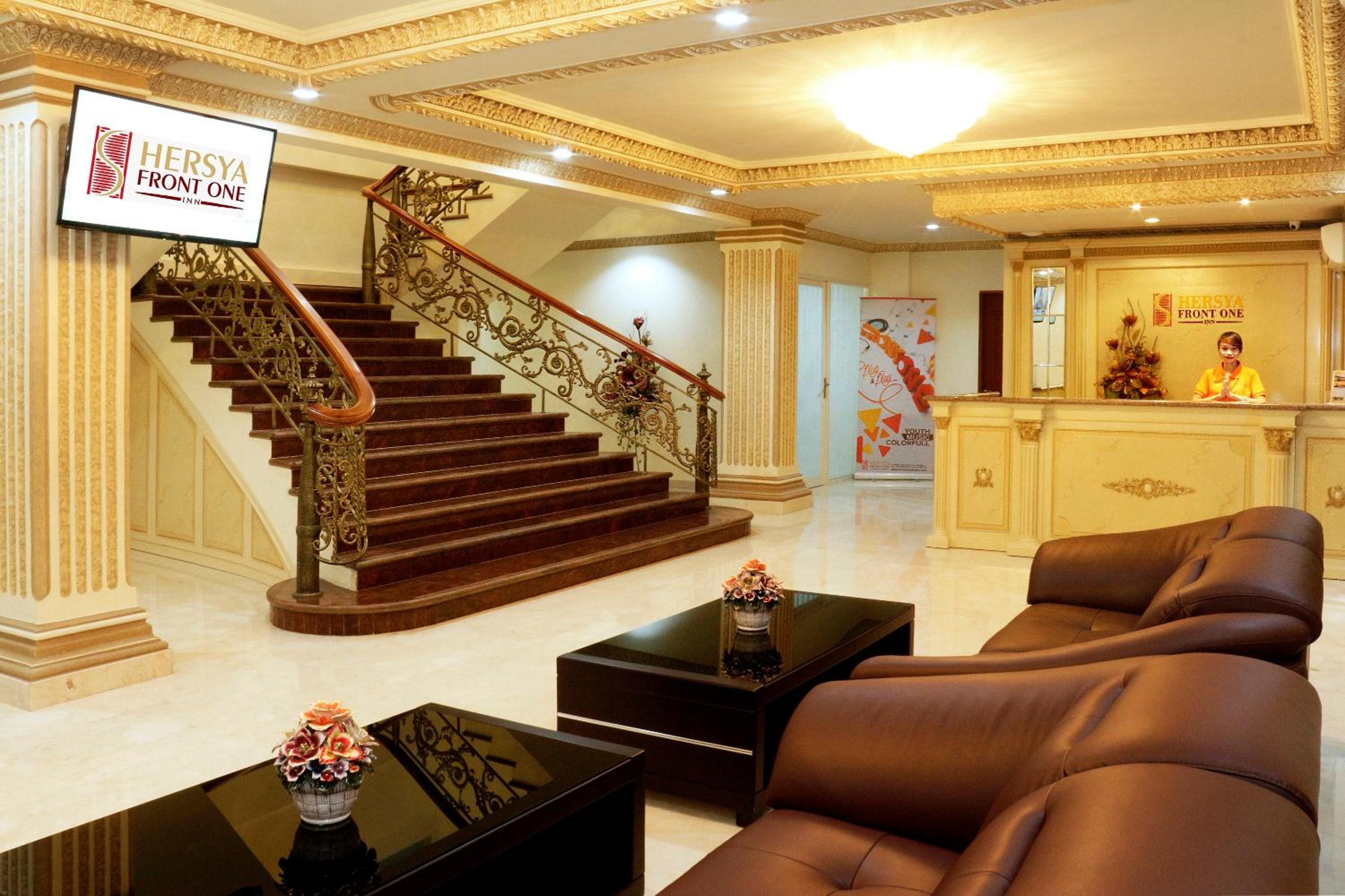 Hersya Front One Inn Surabaya 19/29