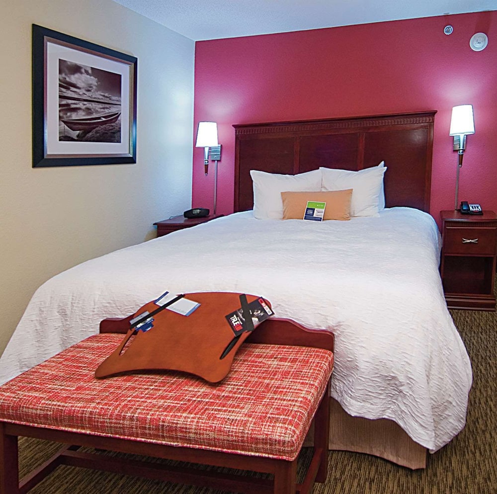Hampton Inn & Suites Millington 19/59
