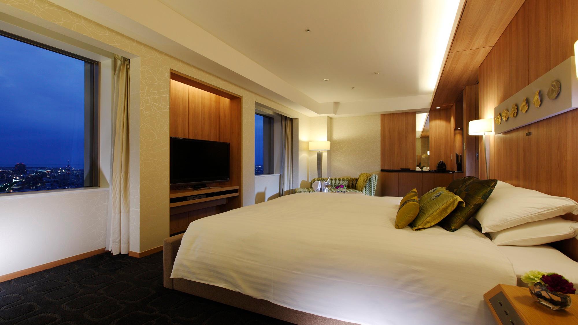 Deluxe, Luxury, King Bed, Night View