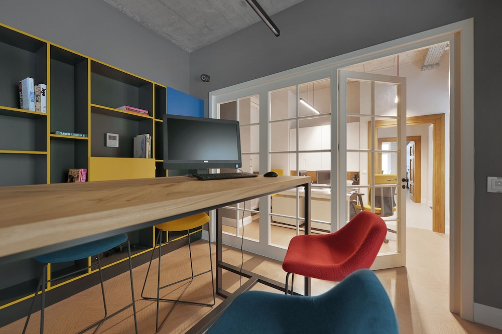 Stradonia Serviced Apartments 61/76
