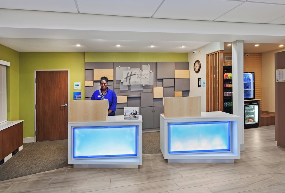 Holiday Inn Express Hotel And Suites Dallas Lewisville 7/69