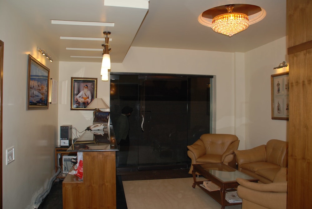 INDUS HOTEL 36/51