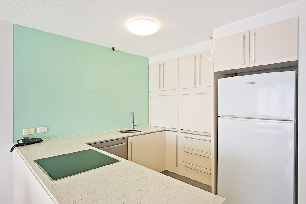 Surfers International Apartments 35/35