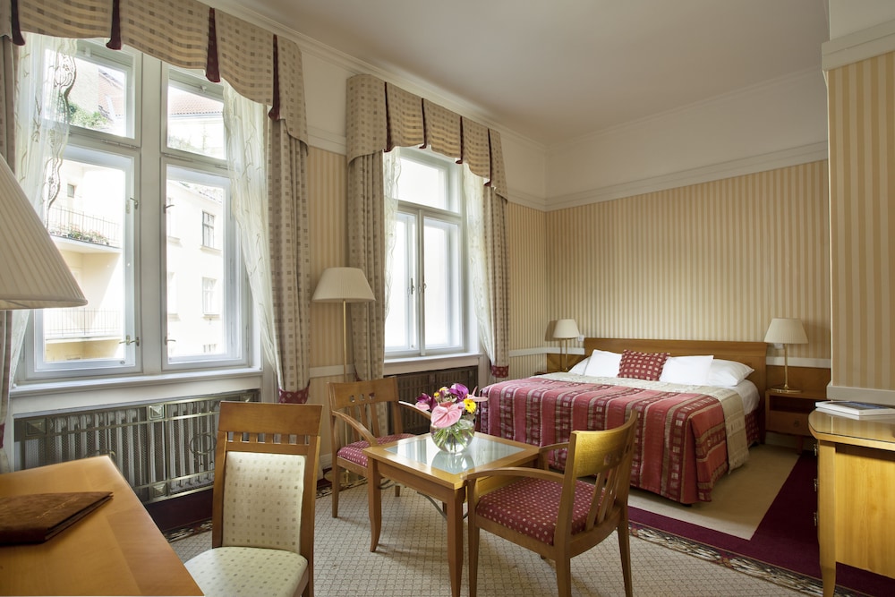 Hotel Paris Prague 36/50