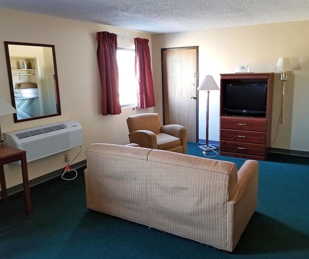 Americas Best Value Inn St. Louis South 15/37