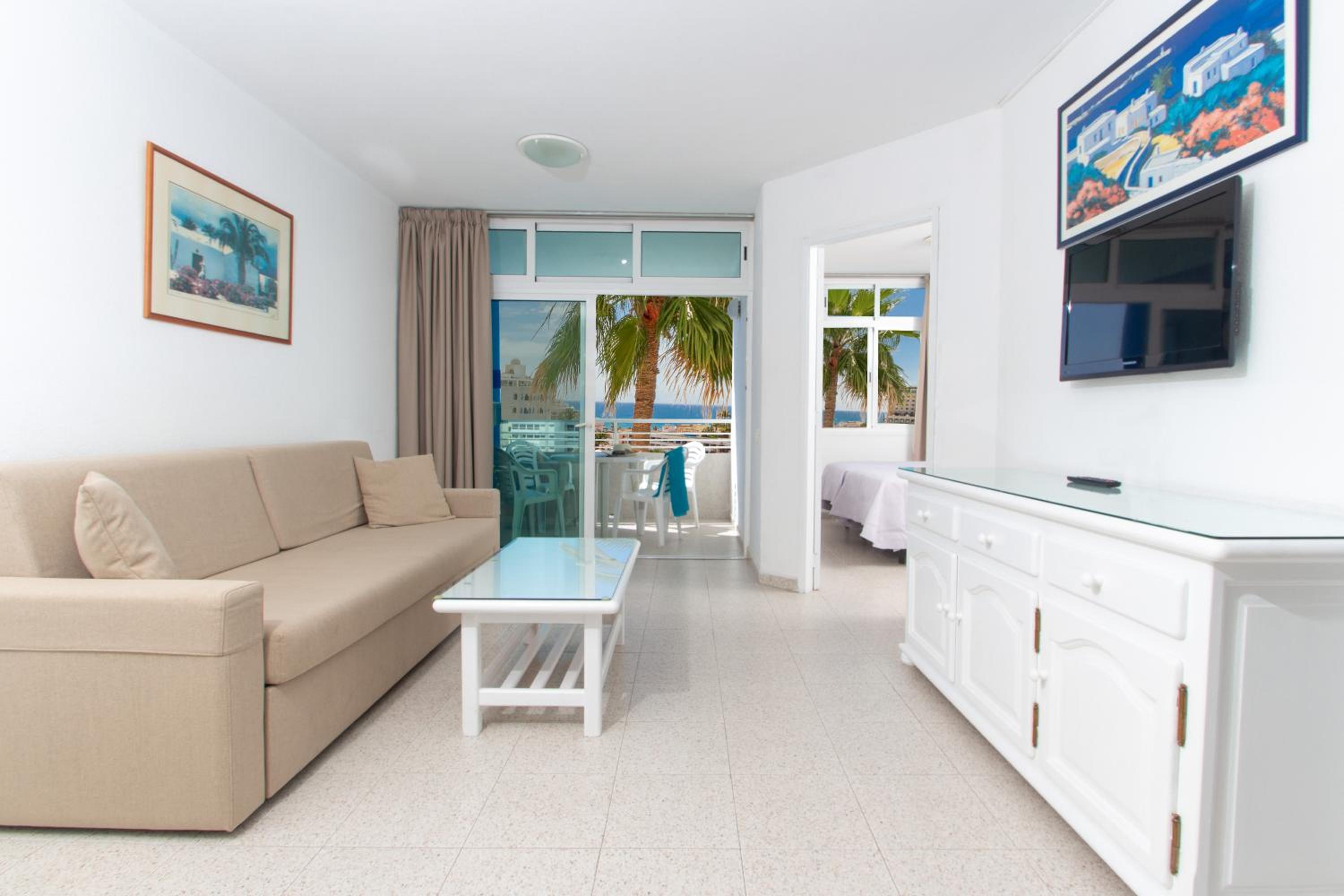 2 Bedroom Apartments 2ad 1ch