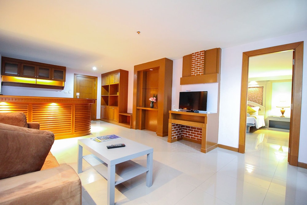 Convenient Grand Plus Hotel Suvarnabhumi 34/44
