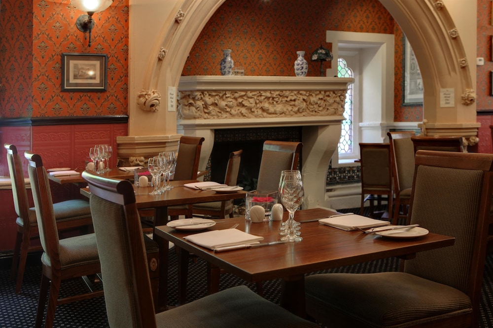 Best Western Plus Grim's Dyke Hotel 41/48