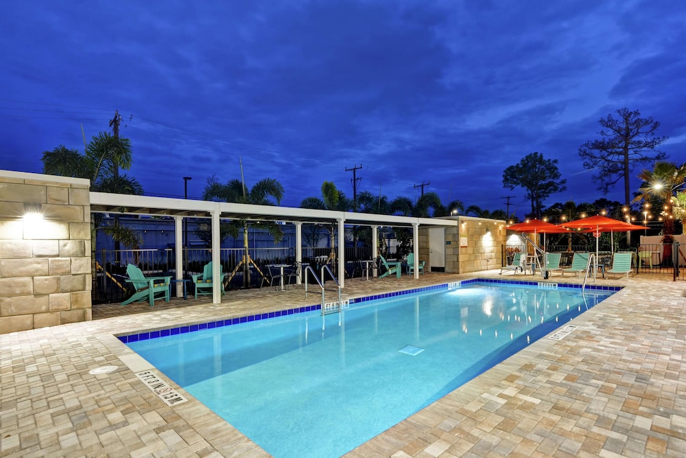 Home2 Suites By Hilton Daytona Beach Speedway Fl 30/56