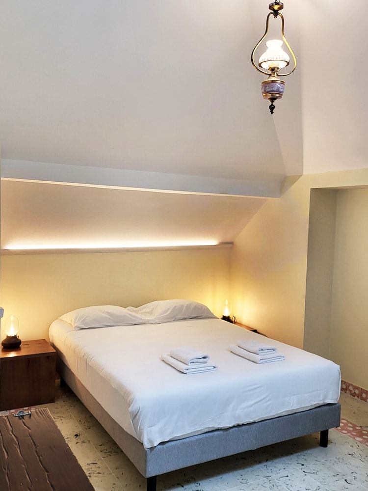 Sant Jordi Hostels Lisbon 16/72